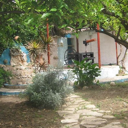 Theodora Aparthotel Makrýgialos Exteriör bild