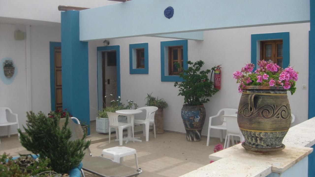 Theodora Aparthotel Makrýgialos Exteriör bild