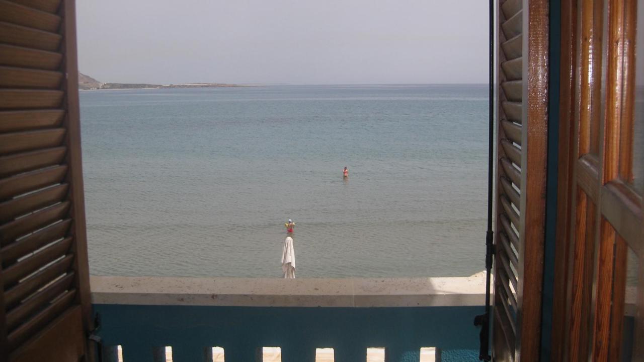 Theodora Aparthotel Makrýgialos Exteriör bild